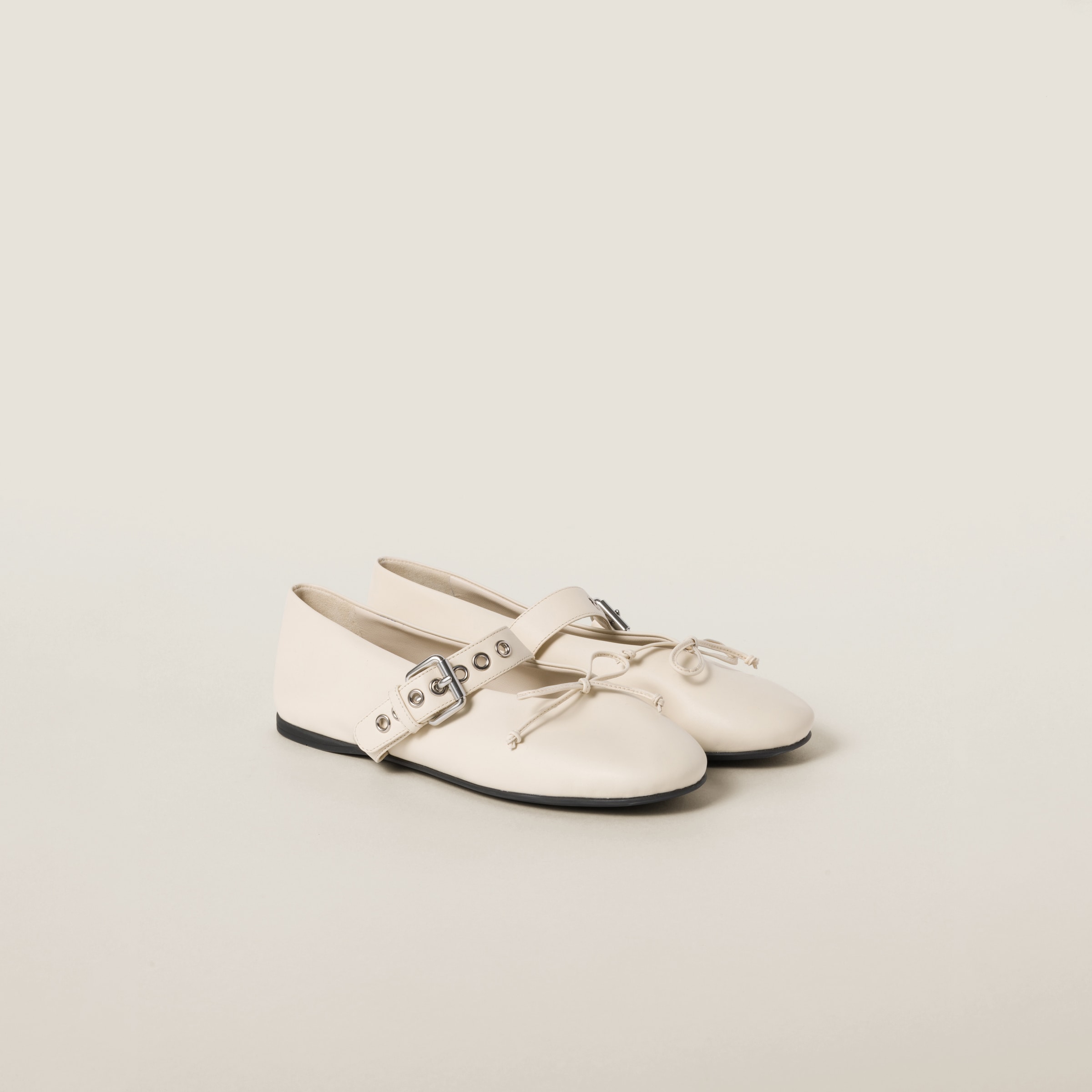 LEATHER BALLERINAS, IVORY