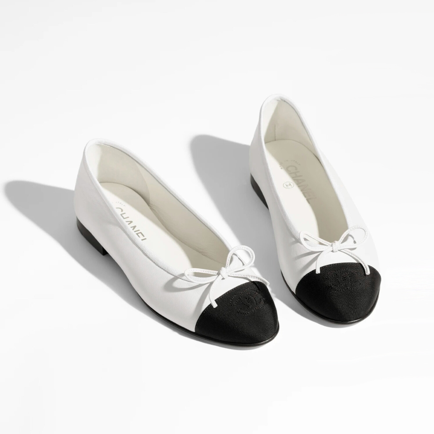 BALLET FLATS, BLACK AND WHITE